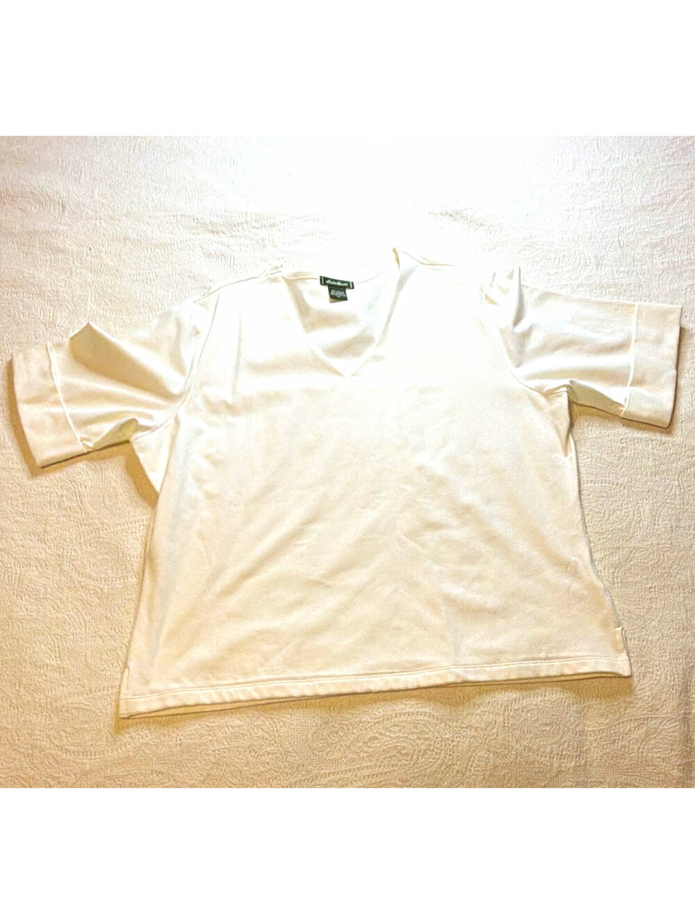 Eddie Bauer Women’s White V-Neck Short Sleeve Knit Pullover T-Shirt Solid XL